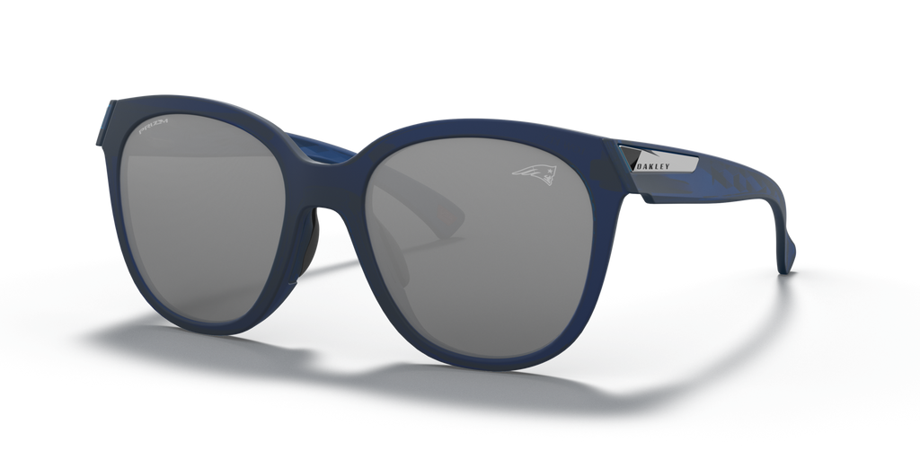 Oakley OO9433 New England Patriots Low Key Round Sunglasses